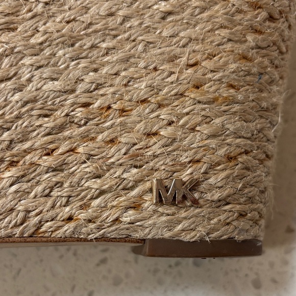 Michael Kors Red Leather Cunningham wedge sandals sz 5 1/2 - Picture 5 of 10